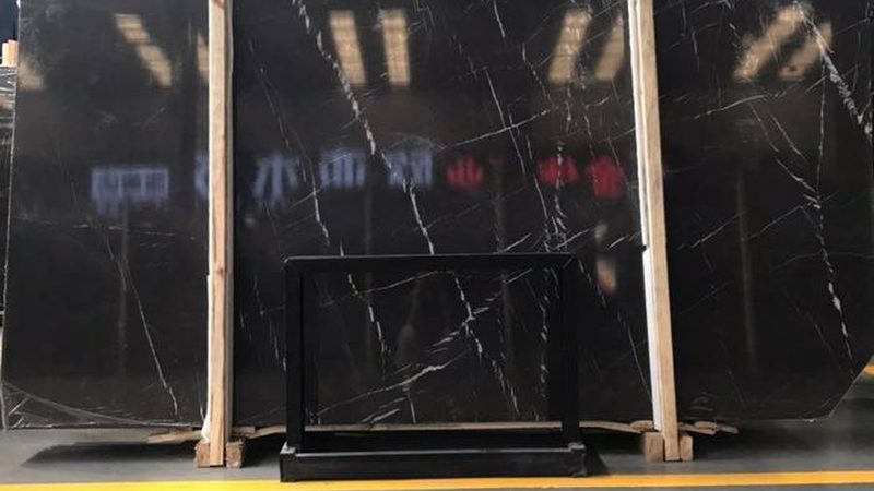蘑菇石干挂与湿贴：施工效率与成本对比分析